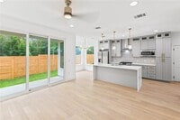 Building Photo - 3321 Hemlock Ave