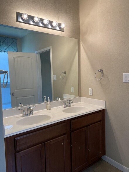Building Photo - 6143 Norwood Meadows Ln