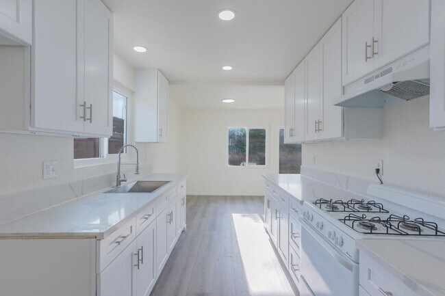 Building Photo - 45462 E 3rd St