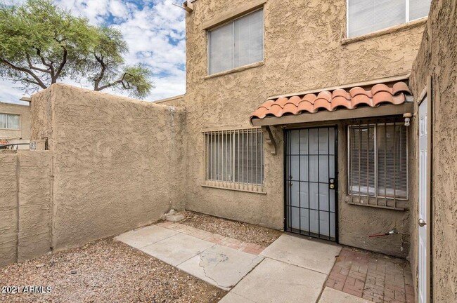 Building Photo - 4522 E Pueblo Ave