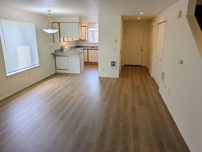 Building Photo - 17985 SW 115th Ave