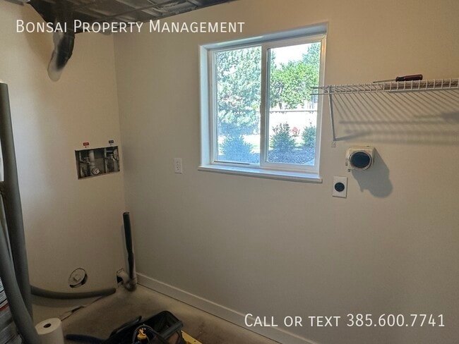 Building Photo - 8625 S Spartan Dr