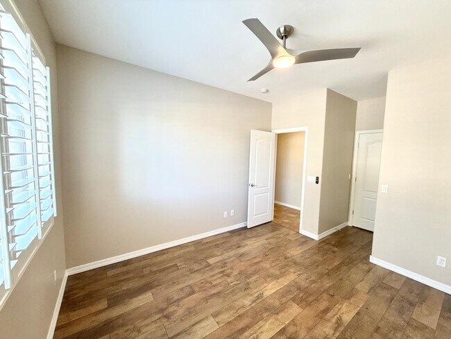 Building Photo - 17455 W Meadow Ln