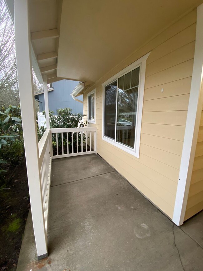 Building Photo - Well Maintained 3 Bedroom 2 Bath Home in N...