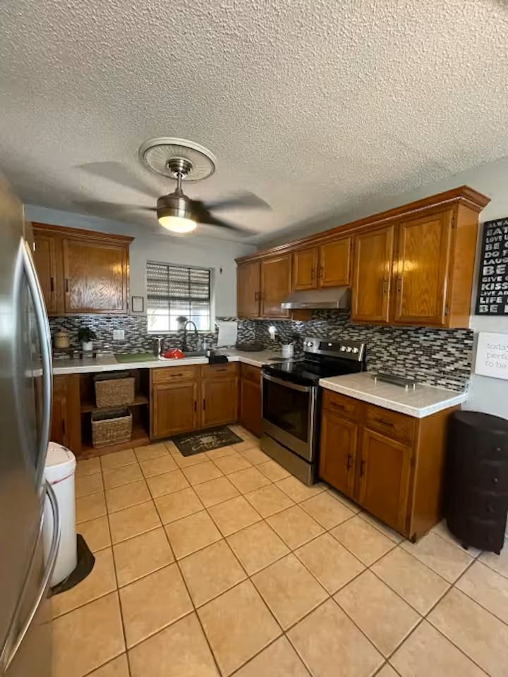 Building Photo - 124 Barcelona Ave