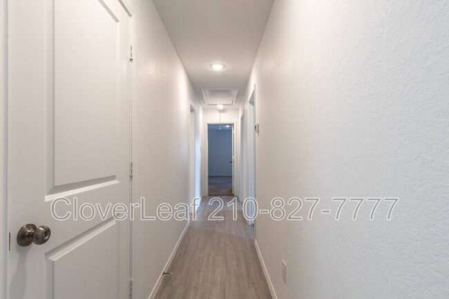 Building Photo - 3833 Millbrook Wy
