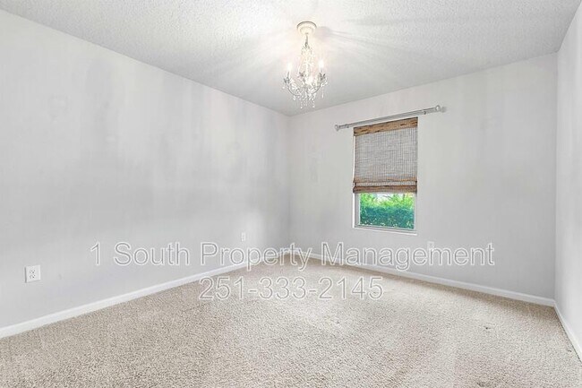 Building Photo - 724 Amador Avenue