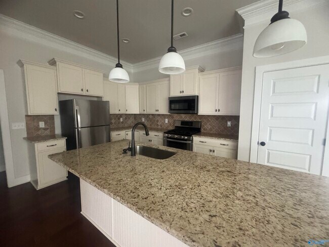 Building Photo - 117 Innocent Trl