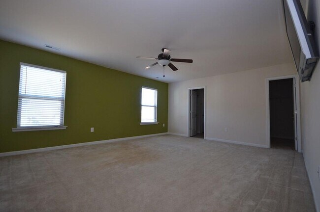 Building Photo - 2503 Girvan Dr