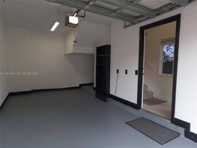 Building Photo - 3310 Palomino Dr