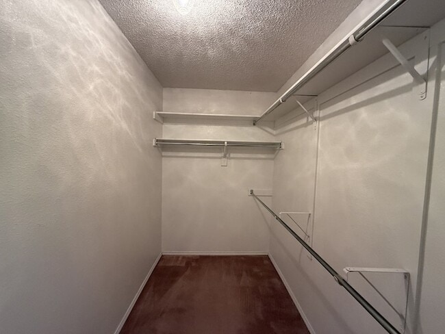 Building Photo - 7033 Snowy Owl St