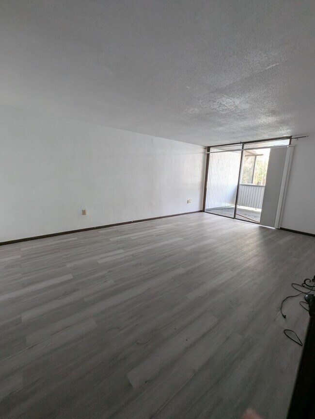 Building Photo - Sparrow 101