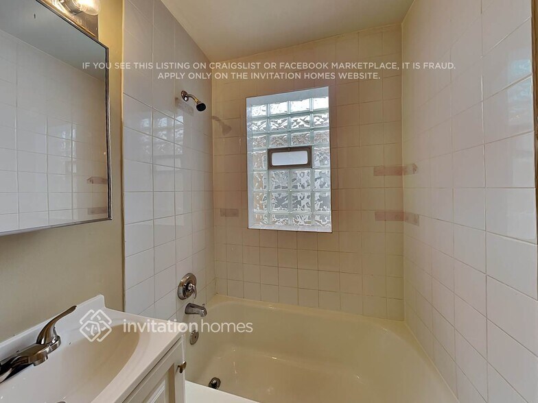 Building Photo - 5049 N Newcastle Ave