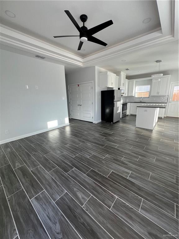 Building Photo - 14 S Links Dr