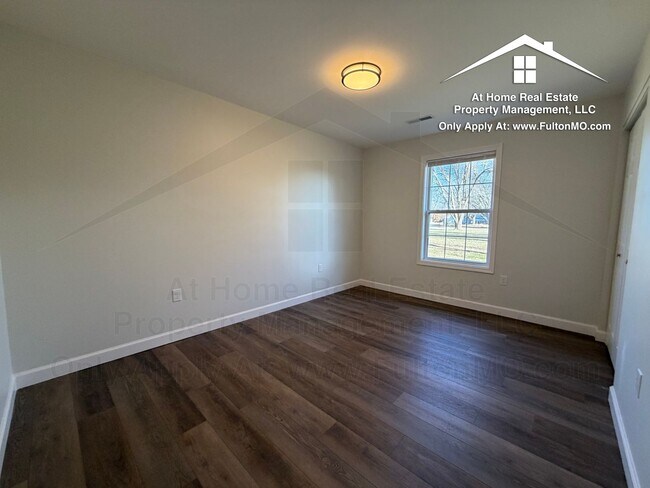 Building Photo - King Street 128-130 Duplex