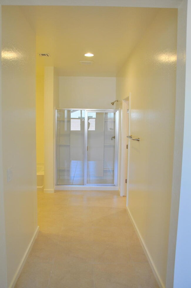 Building Photo - Practically Brand New Energy Efficient Queen Creek Home