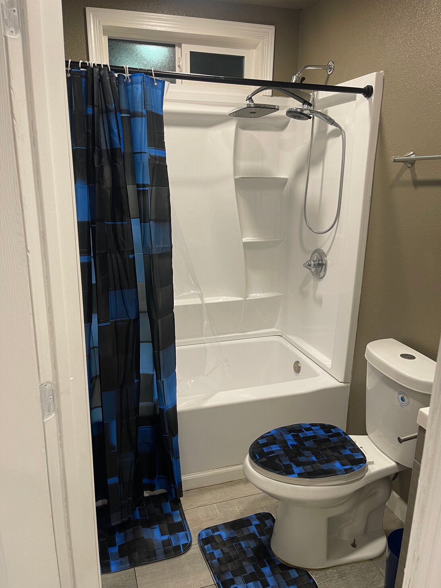 Building Photo - 2529 Crommelin Ave