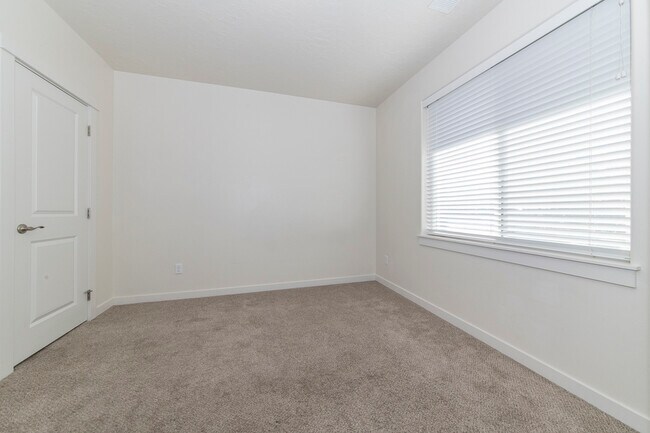 Building Photo - 10236 W Achillea St