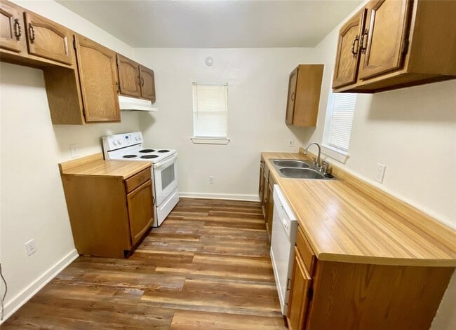 Building Photo - 400 S Bryan-Belt Line Rd