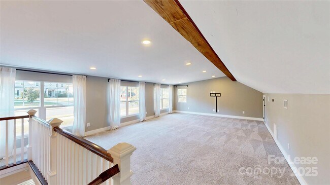 Building Photo - 1412 N Sharon Amity Rd