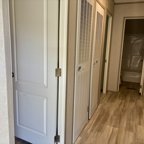 Building Photo - 118 Zoe Ave