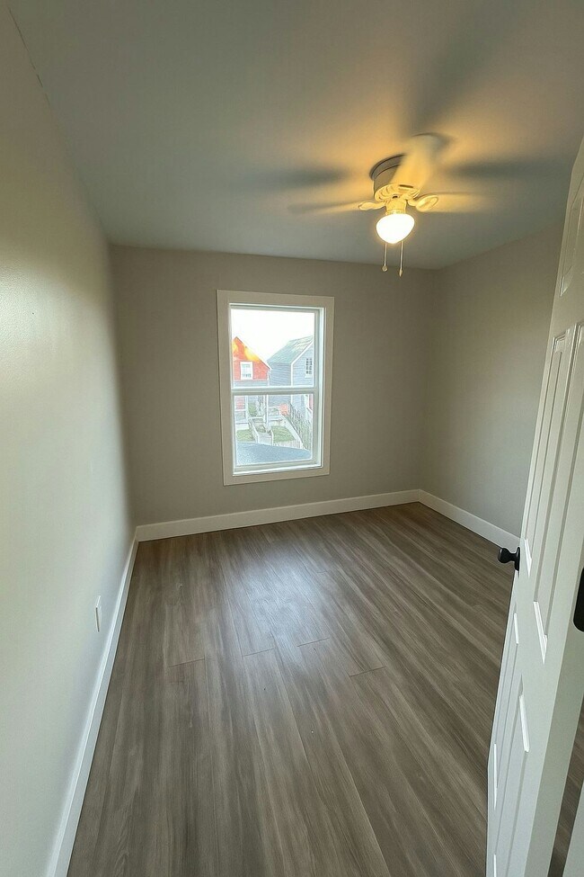 Building Photo - 800 Carpenter St