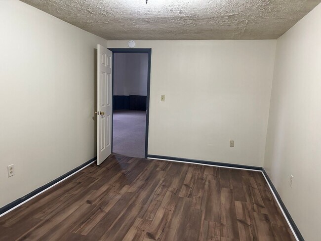 Building Photo - 624 Chestnut St