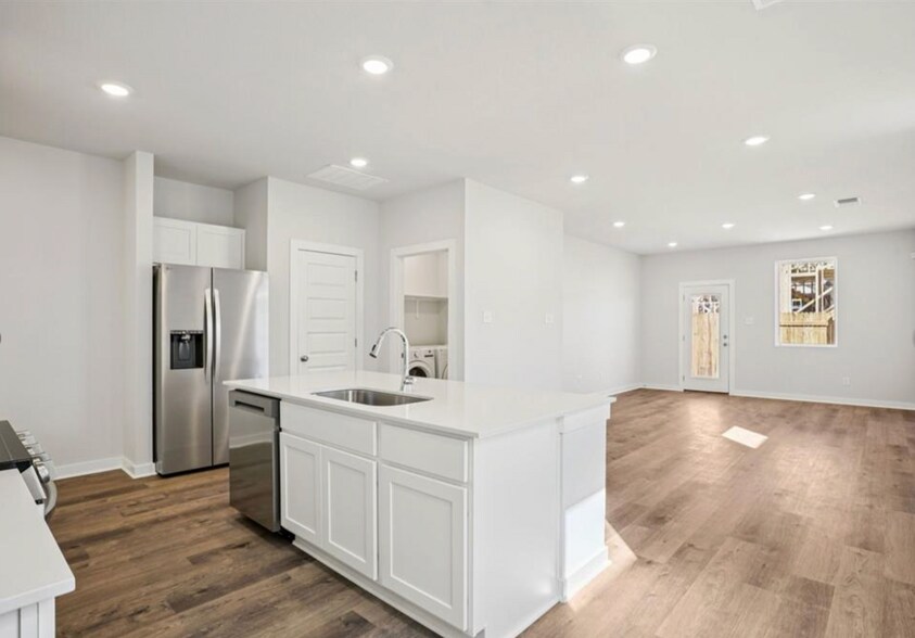 Building Photo - 113 Cutleaf Cv