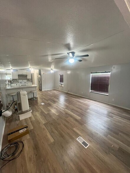 Building Photo - 5907 N Nueva Amanecer Dr