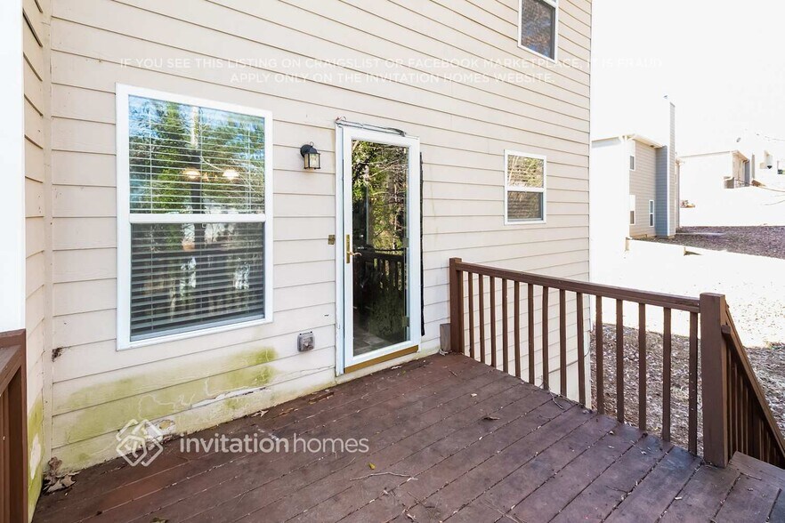 Building Photo - 4169 Kenwood Trail