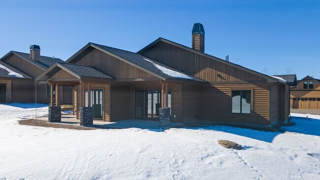 Building Photo - 3 Bed 2.5 bath house in Black Bull