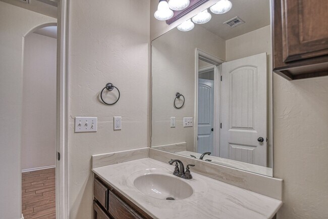Building Photo - 11141 SW 39th Ct
