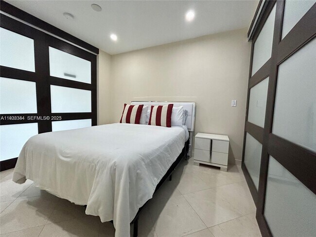 Building Photo - 900 Jefferson Ave