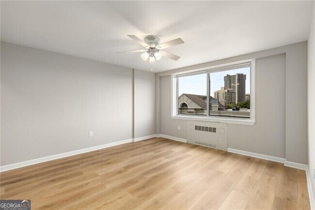Building Photo - 2479 Peachtree Rd NE