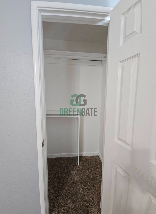 Building Photo - Rent Reduced! 3 Bedroom, 1 Bathroom Home W...
