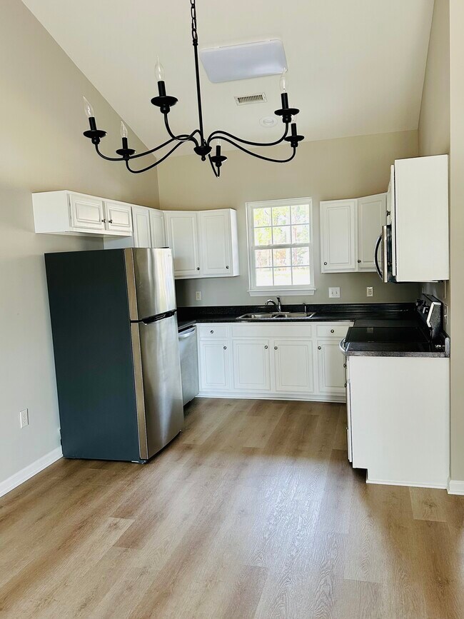 Building Photo - South Harbor Village