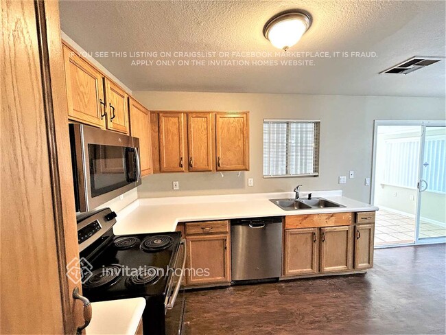 Building Photo - 10709 W Calle del Sol