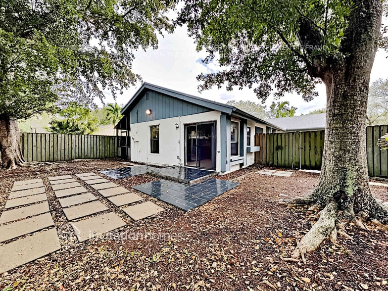 Building Photo - 40 Birch Dr