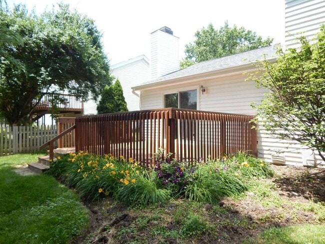 Building Photo - 2080 Springside Dr