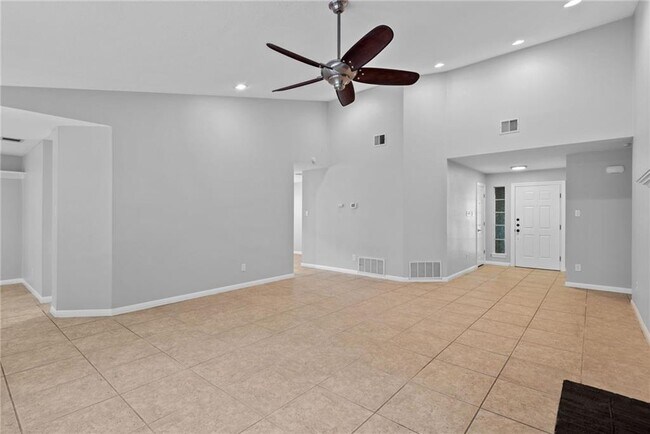 Building Photo - 1904 Dayflower Trce