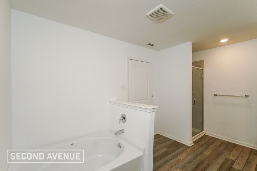 Building Photo - 10919 Lafayette Lp