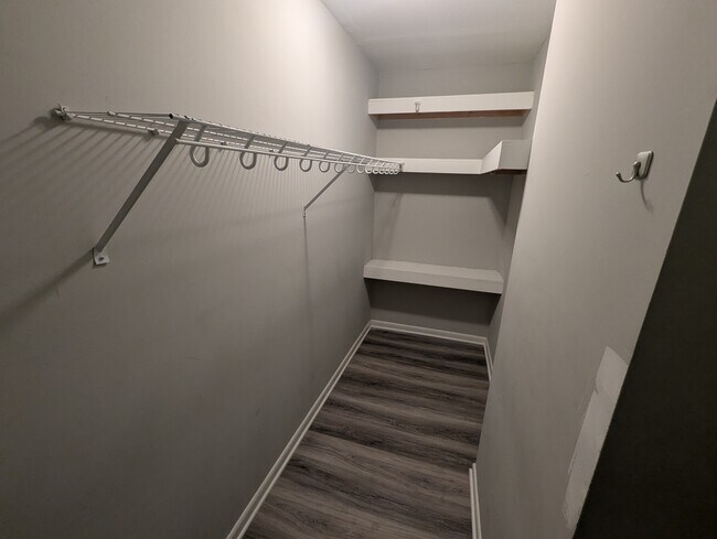 Building Photo - 225 Via Cascata Dr