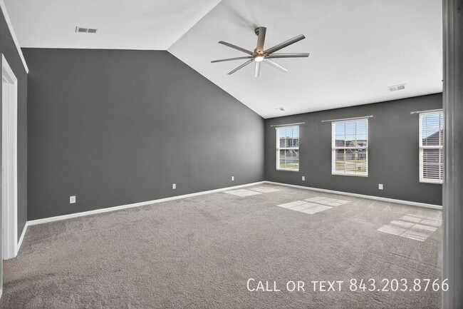 Building Photo - 165 Weeping Cypress Dr