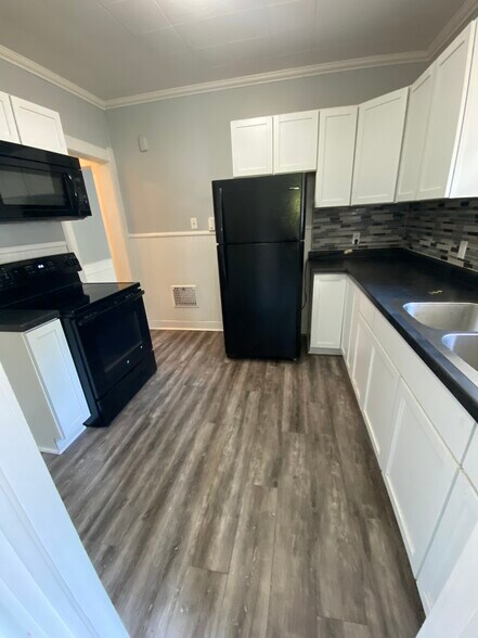 Building Photo - 4205 Overland Pky