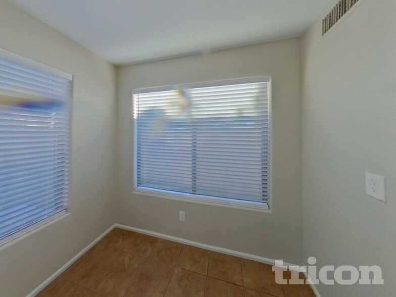 Building Photo - 42026 Colby Dr