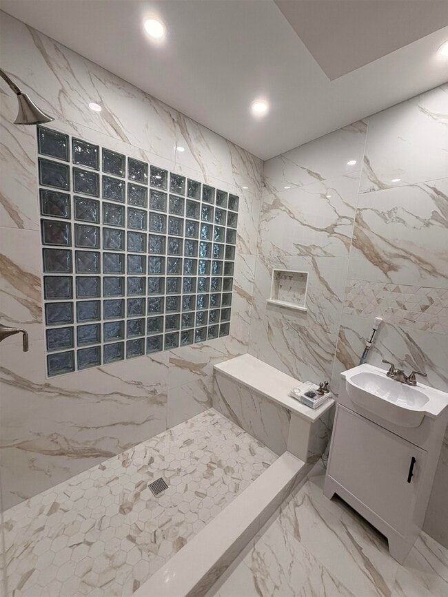 Building Photo - 401 State Street