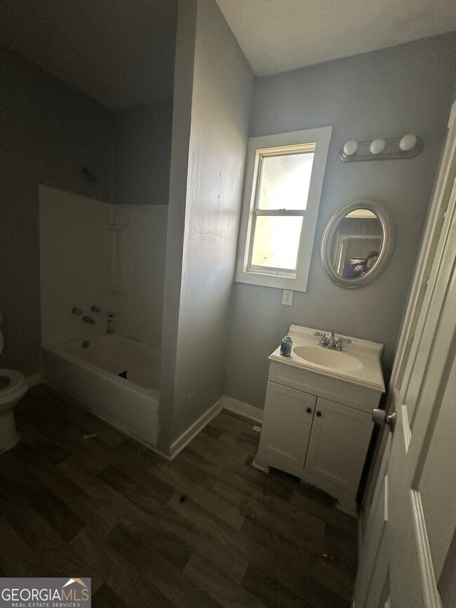 Building Photo - 1349 Holt Ave