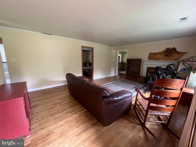 Building Photo - 10616 Oak Pl
