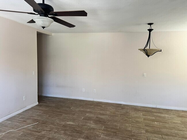 Building Photo - 46835 CA-74