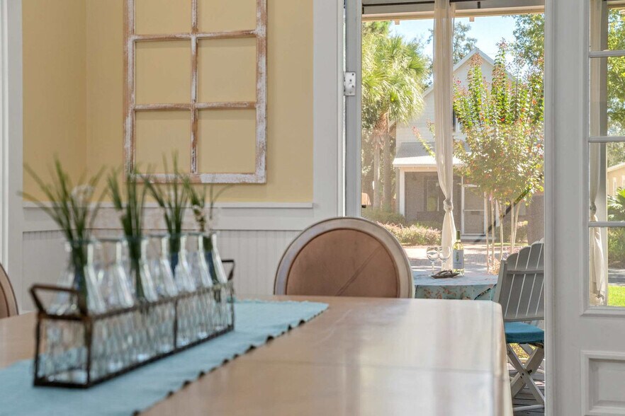 Building Photo - 2469 Bungalo Ln